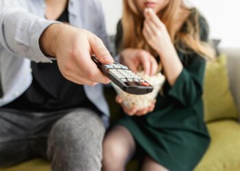 10 Ways to Save Money on Entertainment