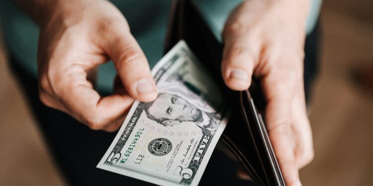 The Benefits of a Cash-Only Budget