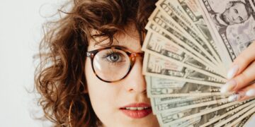 10 Ways to Stretch Your Paycheck